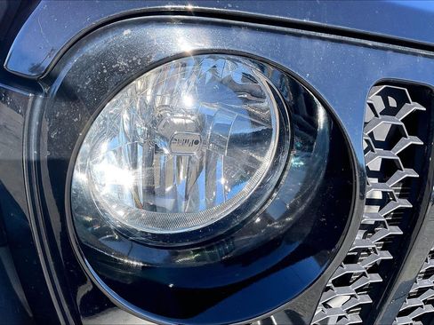 Certified 2022 Jeep Gladiator Sport image 26