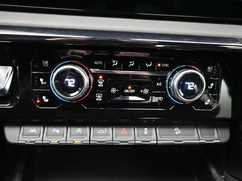 Used 2023 GMC Sierra 1500 AT4 w/ Technology Package image 16