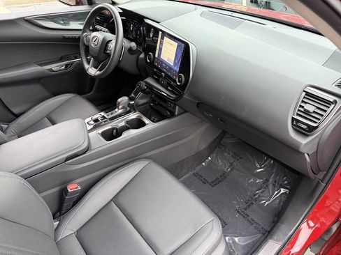 Used 2025 Lexus NX 250 FWD w/ Premium Package image 30