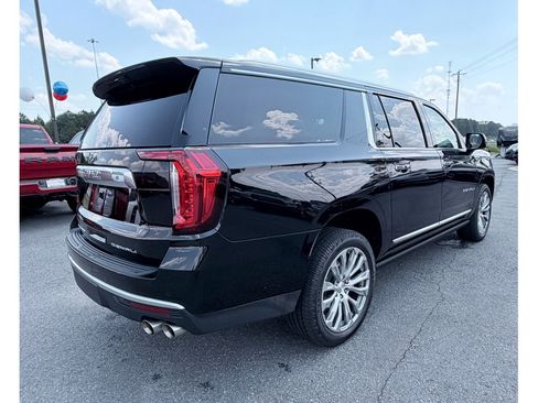 Used 2023 GMC Yukon XL Denali AWD/4WD image 6