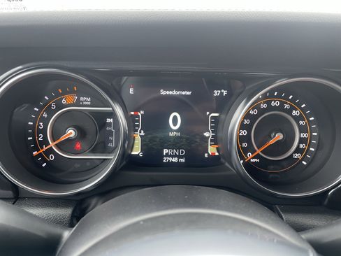 Used 2023 Jeep Wrangler Unlimited Sahara image 18