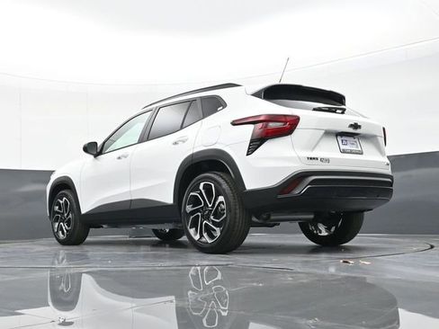 New 2026 Chevrolet Trax RS w/ Sunroof Package image 43