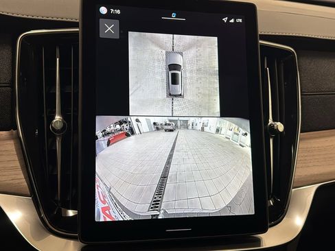 Used 2026 Volvo XC90 B6 Plus w/ Protection Package Premier image 18