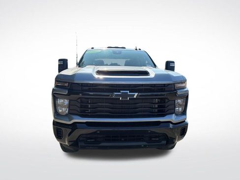 Used 2025 Chevrolet Silverado 2500 Custom w/ Custom Value Package AWD/4WD image 9