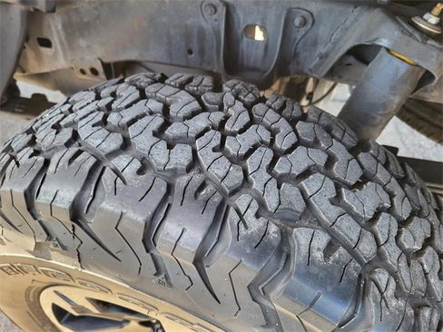 Used 2022 Toyota Tacoma SR image 24