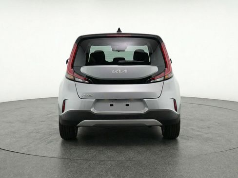 Used 2025 Kia Soul LX w/ LX Technology Package FWD image 7