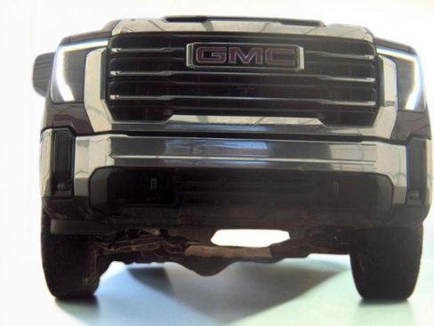 Used 2024 GMC Sierra 2500 SLE AWD/4WD image 3
