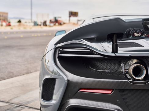 Used 2016 McLaren 675LT Coupe RWD image 18
