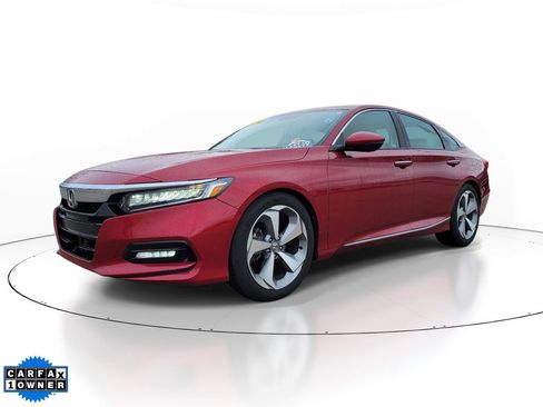Used 2018 Honda Accord Touring image 2