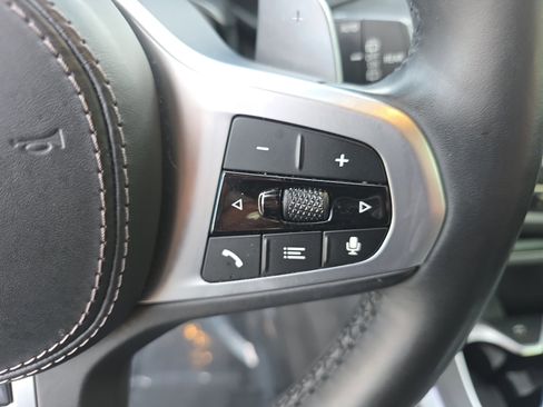 Used 2022 BMW X7 xDrive40i w/ M Sport Package image 33