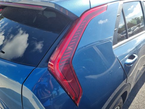 Used 2024 Kia Niro EX FWD image 10