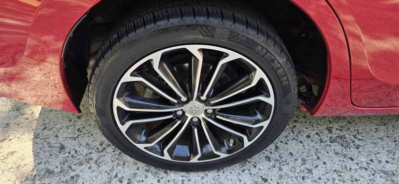 Used 2015 Toyota Corolla S Premium FWD image 12