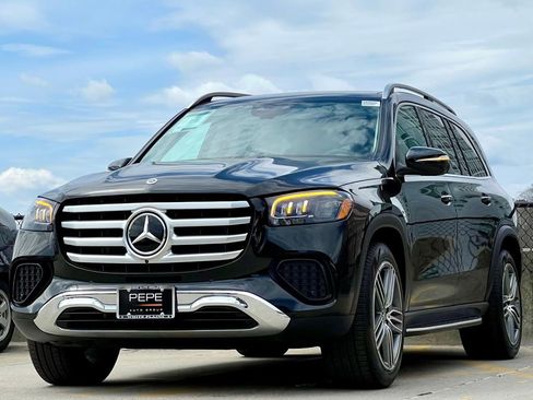 Certified 2026 Mercedes-Benz GLS 450 4MATIC image 4