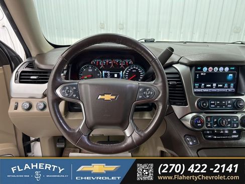 Used 2018 Chevrolet Suburban Premier AWD/4WD image 27
