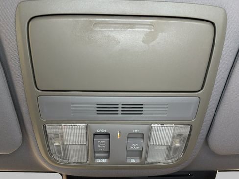 Used 2017 Honda CR-V EX image 18