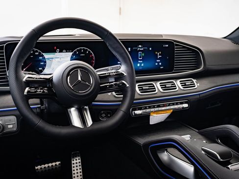 New 2026 Mercedes-Benz GLS 450 4MATIC image 4