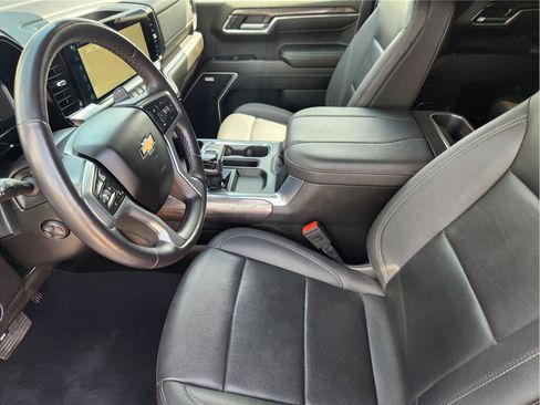 Used 2023 Chevrolet Silverado 1500 LTZ w/ LTZ Convenience Package II AWD/4WD image 13
