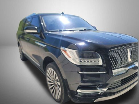 Used 2020 Lincoln Navigator L Reserve w/ Luxury Package image 2