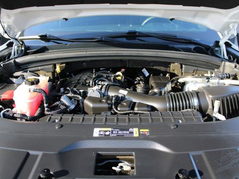 Used 2023 Jeep Grand Cherokee L Laredo RWD image 31