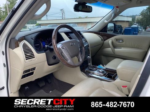 Used 2017 INFINITI QX80 4WD w/ Driver Assistance Package image 13