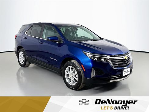 Used 2023 Chevrolet Equinox LT image 1