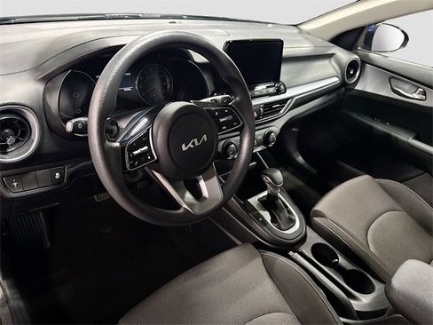 Used 2023 Kia Forte LXS image 9