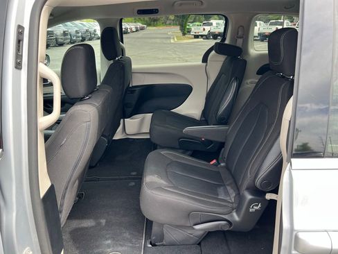 Used 2023 Chrysler Voyager LX FWD image 22