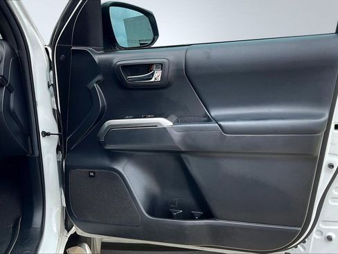 Used 2023 Toyota Tacoma Limited AWD/4WD image 30