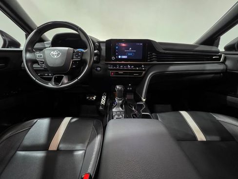 Used 2025 Toyota Camry SE FWD image 14