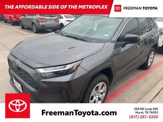 Used 2024 Toyota RAV4 LE video 1