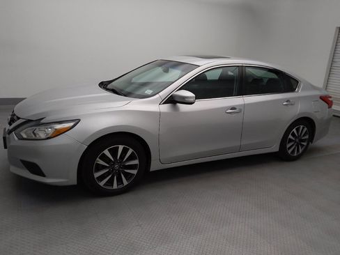 Used 2017 Nissan Altima 2.5 SL FWD image 2