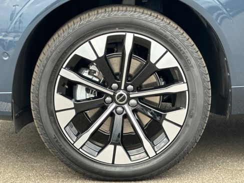 New 2026 Volvo XC60 B5 Plus w/ Protection Package Premier AWD/4WD image 32