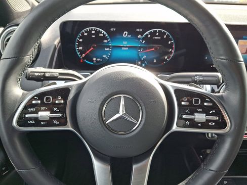 Used 2023 Mercedes-Benz GLB 250 4MATIC image 20