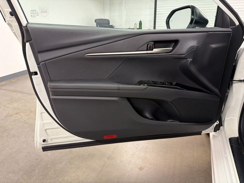 Used 2025 Toyota Camry SE w/ Convenience Package FWD image 24