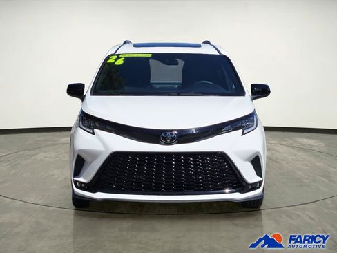 Used 2026 Toyota Sienna XSE FWD image 7