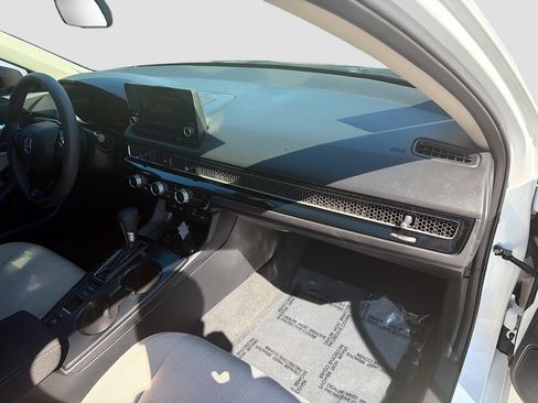 Certified 2022 Honda Civic LX image 31