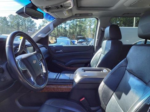 Used 2015 Chevrolet Suburban LTZ image 5