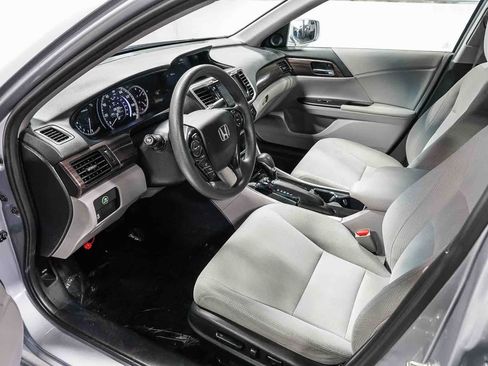 Used 2017 Honda Accord EX image 18