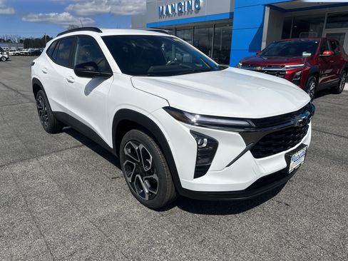 New 2026 Chevrolet Trax RS w/ Driver Confidence Package FWD image 2