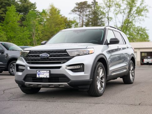 Used 2023 Ford Explorer XLT w/ Equipment Group 202A AWD/4WD image 1