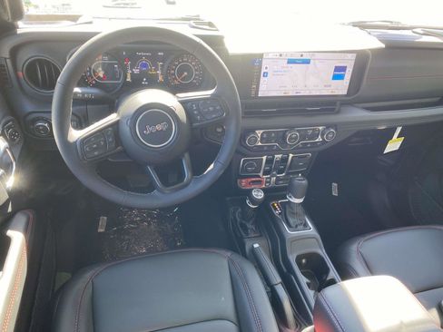 New 2025 Jeep Gladiator Rubicon image 11