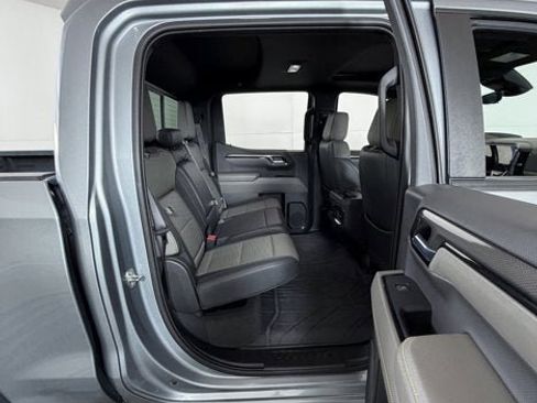 Used 2023 Chevrolet Silverado 1500 ZR2 w/ Technology Package image 5
