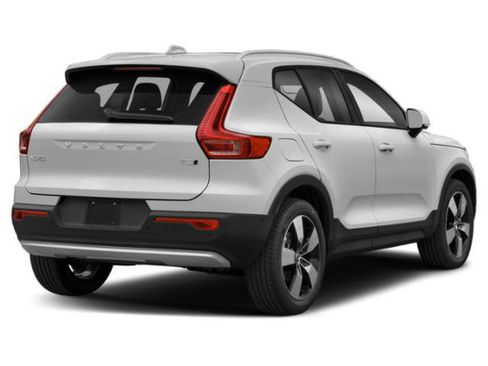 Used 2019 Volvo XC40 T5 Momentum AWD/4WD image 2