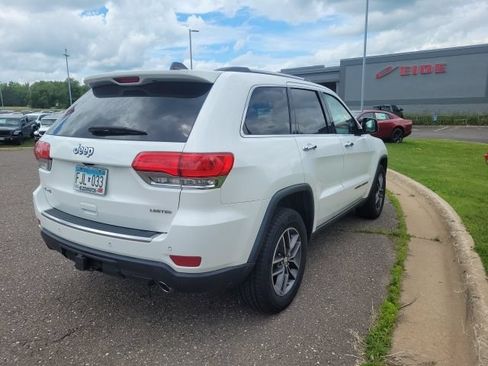 Used 2017 Jeep Grand Cherokee Limited w/ Trailer Tow Group IV AWD/4WD image 9