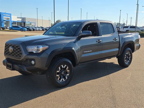 Used 2022 Toyota Tacoma TRD Off-Road image 4