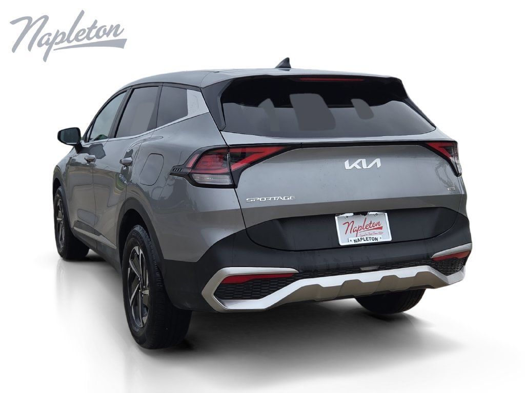 Used 2023 Kia Sportage LX AWD/4WD image 3