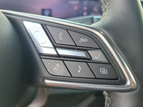 Used 2025 Buick Enclave Preferred AWD/4WD image 17
