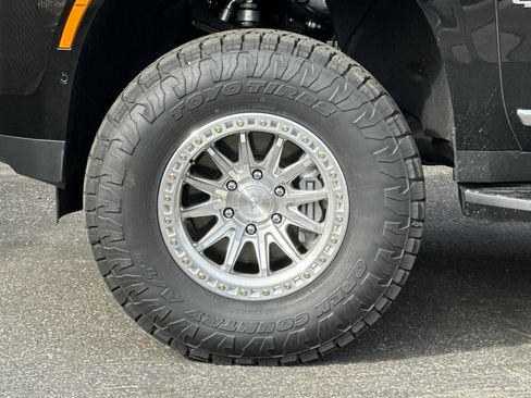 New 2026 GMC Yukon Elevation image 26