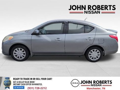 Used 2014 Nissan Versa SV FWD image 6