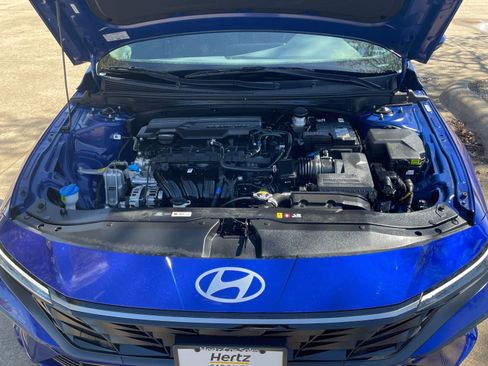 Used 2025 Hyundai Elantra SEL image 36